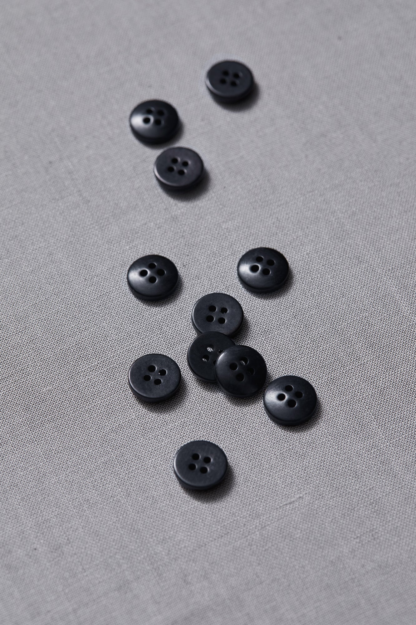 PLAIN 4 HOLE COROZO BUTTON | Dark Navy 11mm
