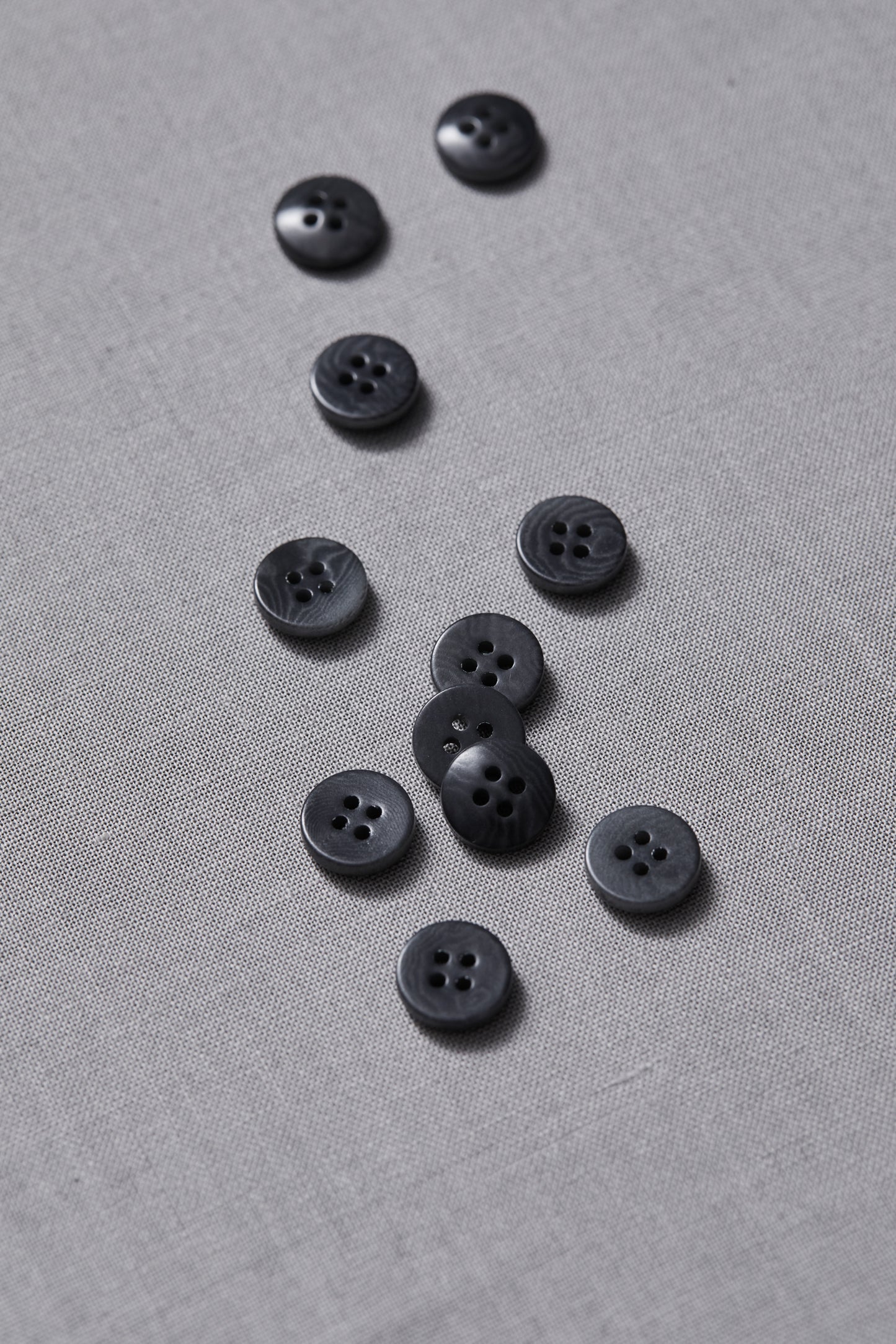 PLAIN 4 HOLE COROZO BUTTON | Anchor 11mm