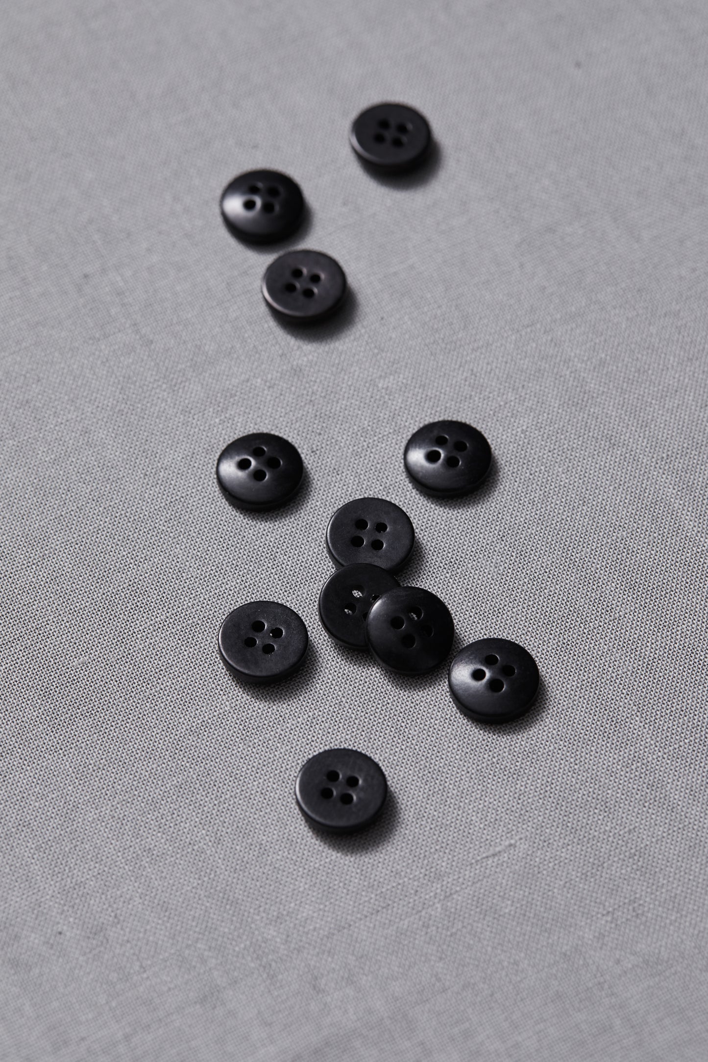 PLAIN 4 HOLE COROZO BUTTON | Black 11mm