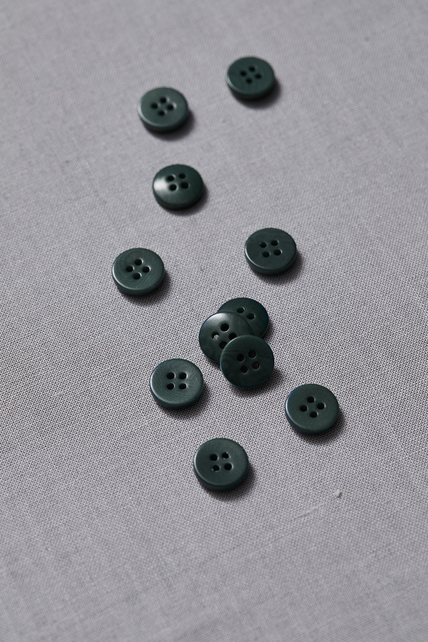 PLAIN 4 HOLE COROZO BUTTON | Deep Green 11mm