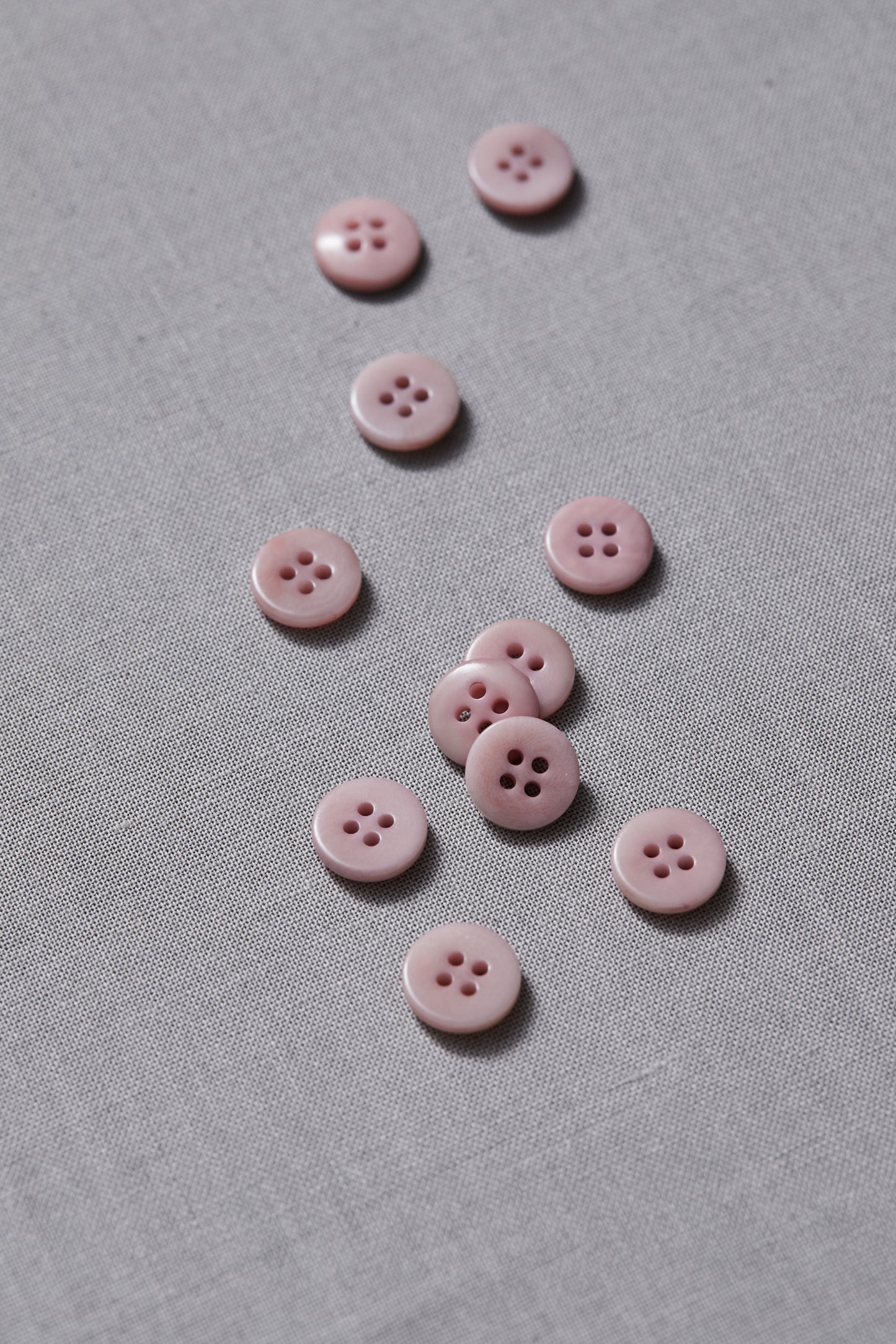 PLAIN 4 HOLE COROZO BUTTON | Puff 11mm