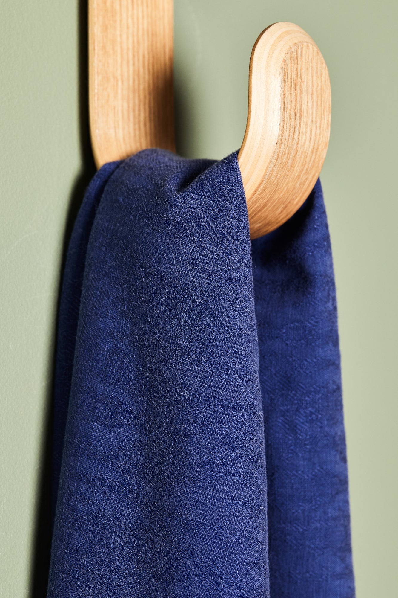 Hoya jacquard linen blend sewing fabric in colour lapis