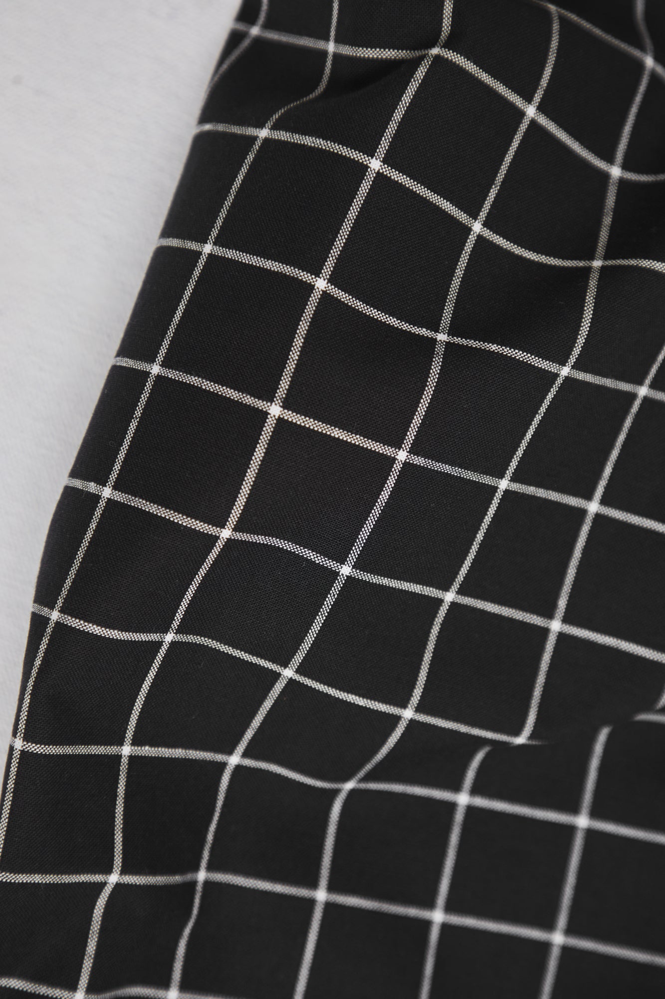 ORGANIC COTTON OXFORD | Black/Creamy White Grid