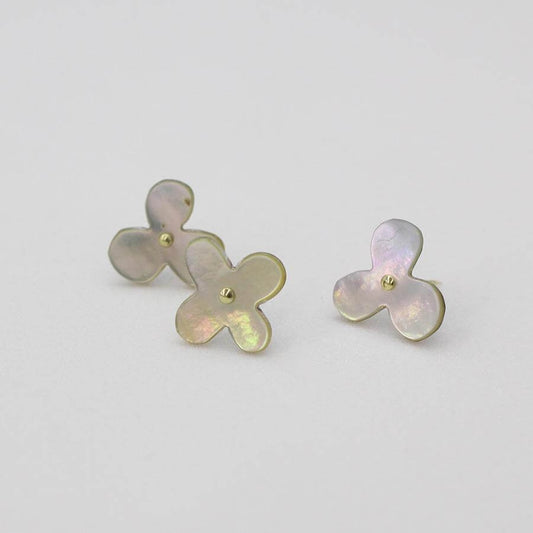 FLOWER PUSH PIN | White