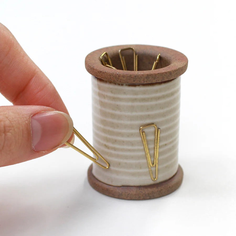 HASAMI MAGNETIC PIN HOLDER | White