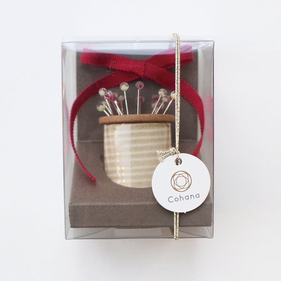 HASAMI MAGNETIC PIN HOLDER & SEWING PINS SET | Kantsubaki