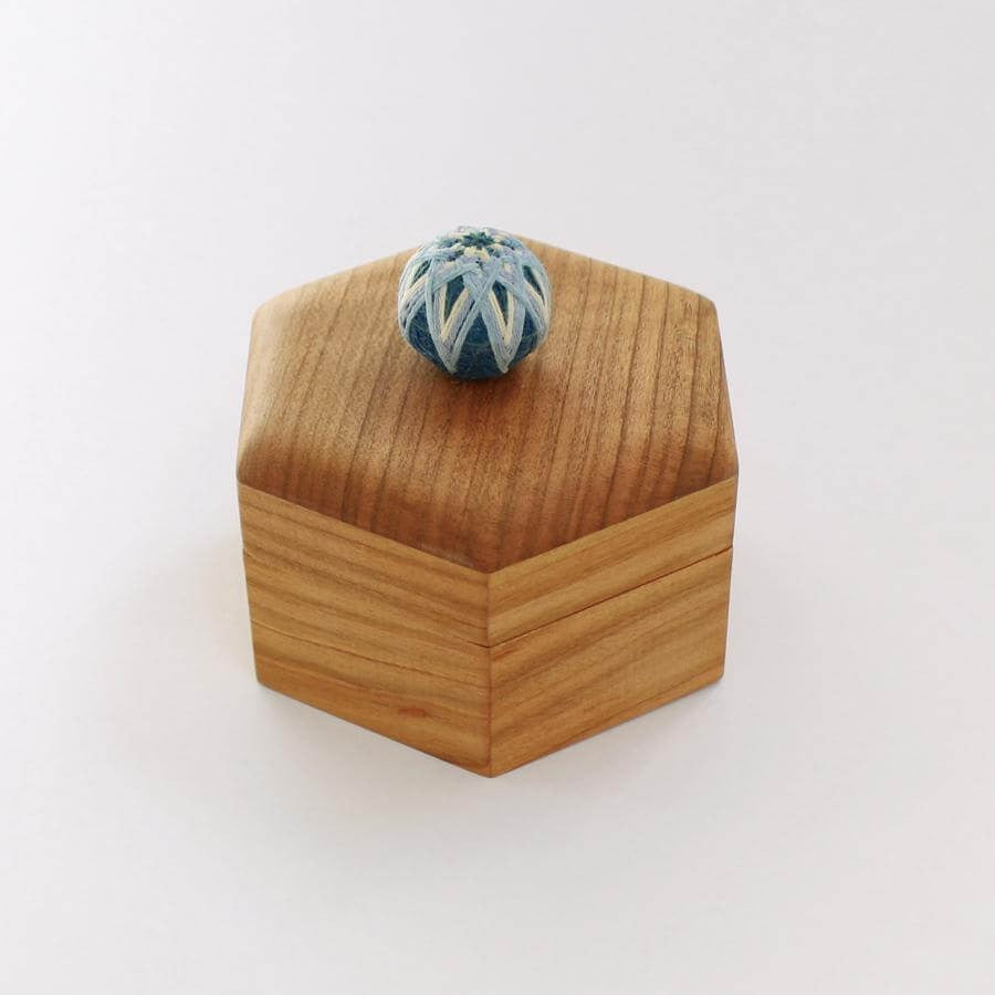 HEXAGONAL TEMARI BOX | Blue Temari